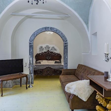 Apartman Charlotte V Dome So Studnou Na Streche Banská Štiavnica Exterior foto