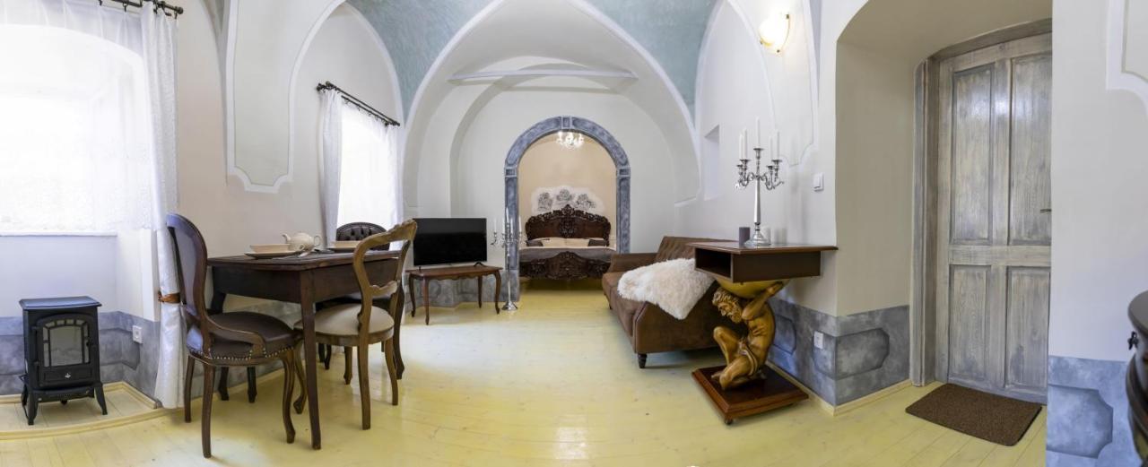 Apartman Charlotte V Dome So Studnou Na Streche Banská Štiavnica Exterior foto